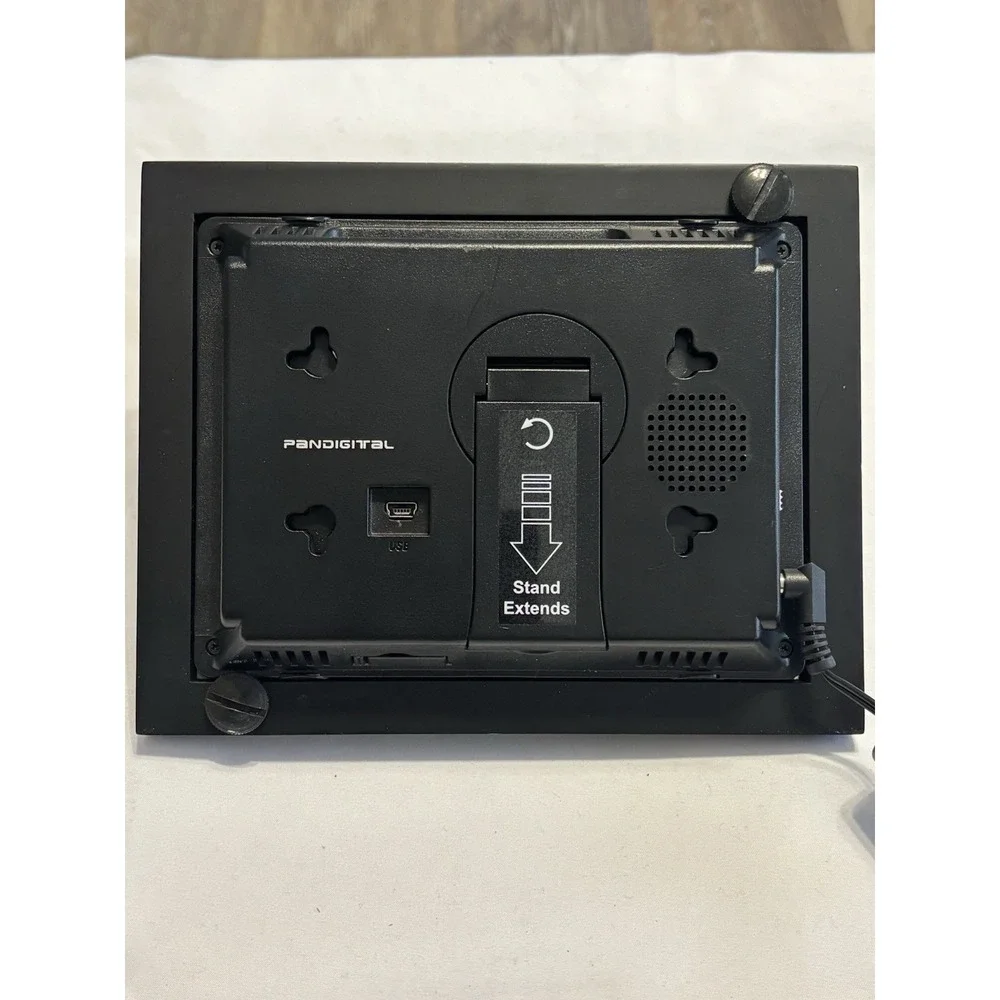 Pandigital 5.6
